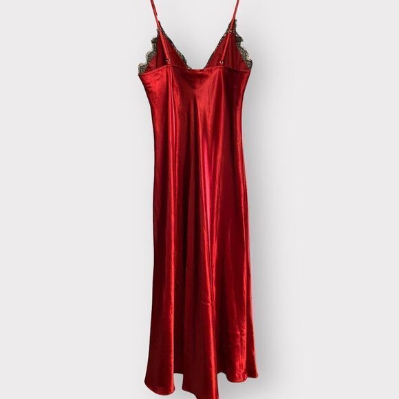 Vintage Romantic Red Satin & Black Lace Nightgown, 90’s Jones New York - Picture 9 of 11